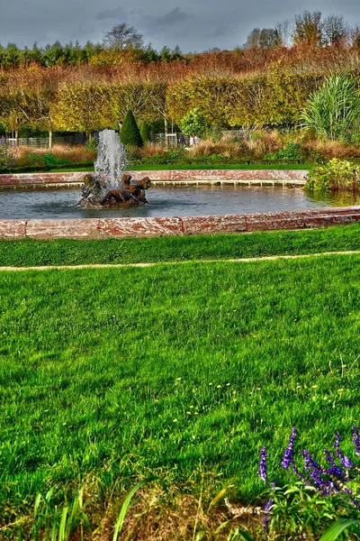 ヴェルサイユ フランス 2022年11月19日 マリー アントワネットのグランド トリアノン公園の噴水 — ストック写真