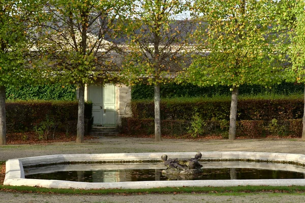 ヴェルサイユ宮殿 2022年11月19日 ヴェルサイユ宮殿の公園内にあるマリー アントワネット邸のプチトリアノン公園 — ストック写真