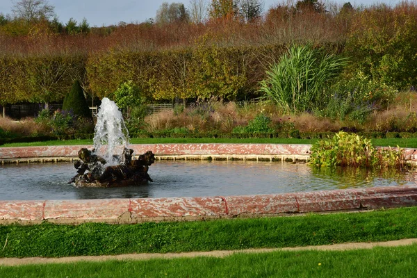 ヴェルサイユ フランス 2022年11月19日 マリー アントワネットのグランド トリアノン公園の噴水 — ストック写真