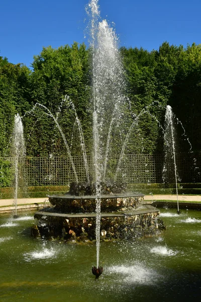 ヴェルサイユ フランス 2022年8月19日 城公園内の3つの噴水の森 — ストック写真