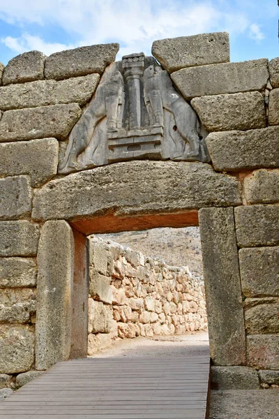 ミケーネギリシャ 2022年8月30日 考古学遺跡内のライオンの扉 — ストック写真