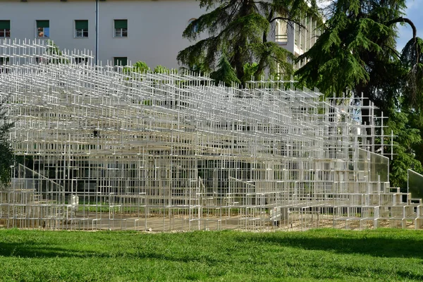 Tirana Albania August 2022 Modern Sculpture City Centre — Stock Photo, Image