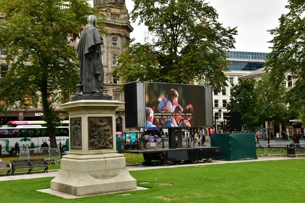 北爱尔兰贝尔法斯特 2022年9月15日 在市政厅公园举行的电视丧礼 — 图库照片