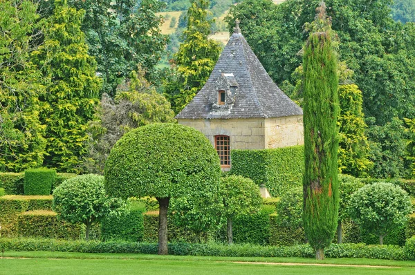 法国萨利尼亚克山景 2016年8月18日 风景如画的爱里尼亚克花园 — 图库照片