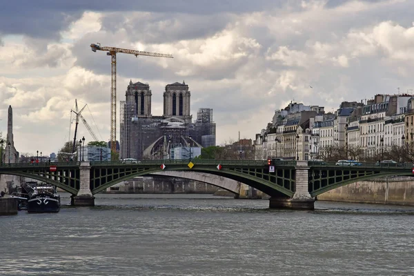 Paris Fransa Nisan 2023 Paris Seine Deki Bir Turistik Tekne — Stok fotoğraf