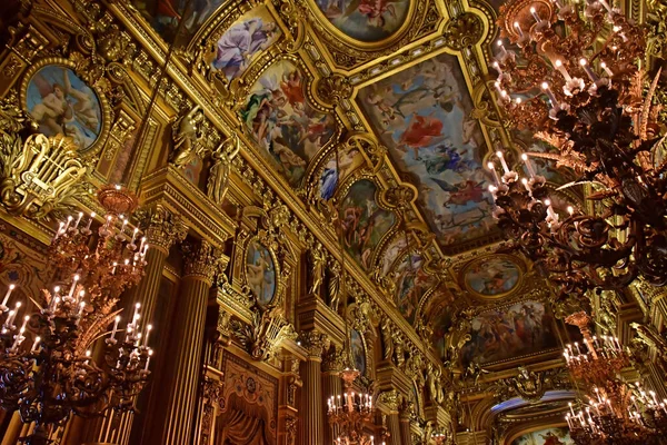 Pariisi Ranska Huhtikuu 2023 Pariisin Ooppera — kuvapankkivalokuva