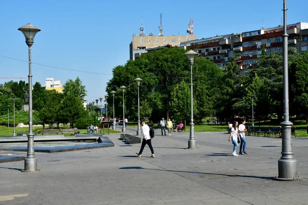 2023年6月28日 塞尔维亚贝尔格莱德 圣萨瓦教堂前的公园 — 图库照片