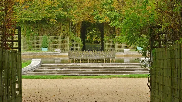 Versailles Frankrike Oktober 2023 Obeliskdungen Slottsparken — Stockfoto