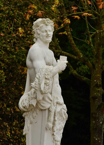 凡尔赛宫 2023年10月27日 城堡公园中的大理石雕像 — 图库照片