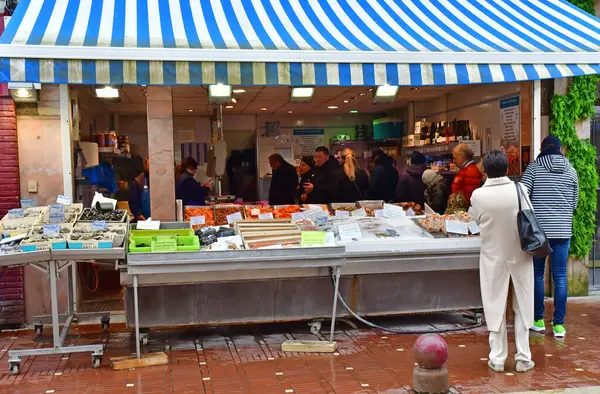 stock image Le Touquet Paris Plage; France - april 20 2024 : fish shop in the picturesque seaside city