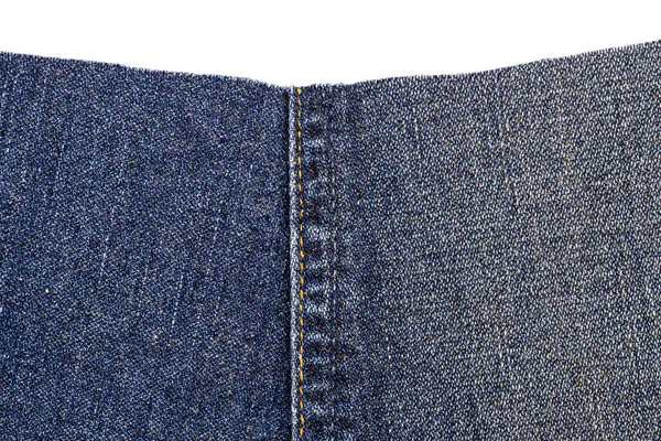 Kousek Modré Džínové Tkaniny Izolované Bílém Pozadí Hrubé Nerovné Okraje — Stock fotografie