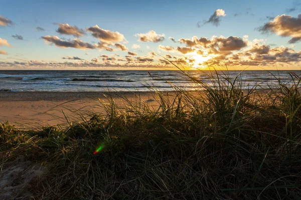 Hermosa Puesta Sol Con Nubes Mar Lituania —  Fotos de Stock