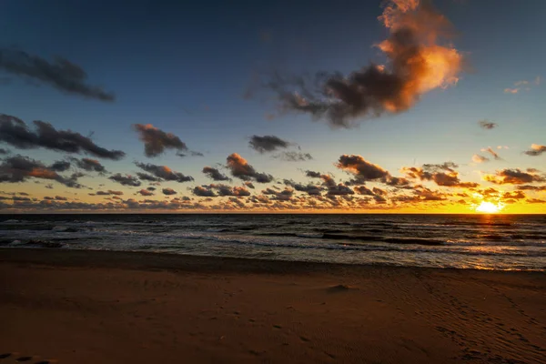 Belo Pôr Sol Com Nuvens Mar Lituânia — Fotografia de Stock