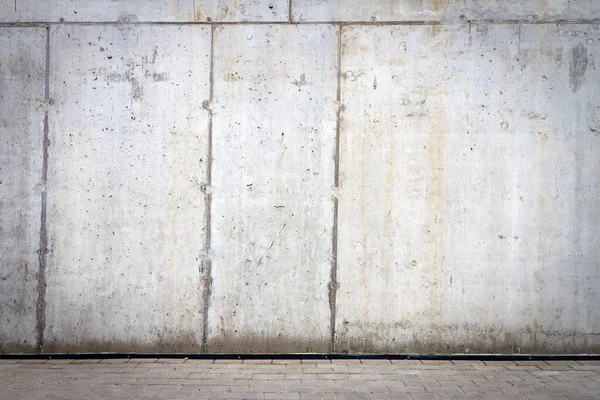 灰色混凝土墙和停车空间 — 图库照片