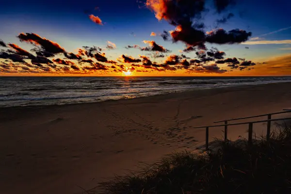 Prachtige Zonsondergang Met Wolken Zee Litouwen — Stockfoto