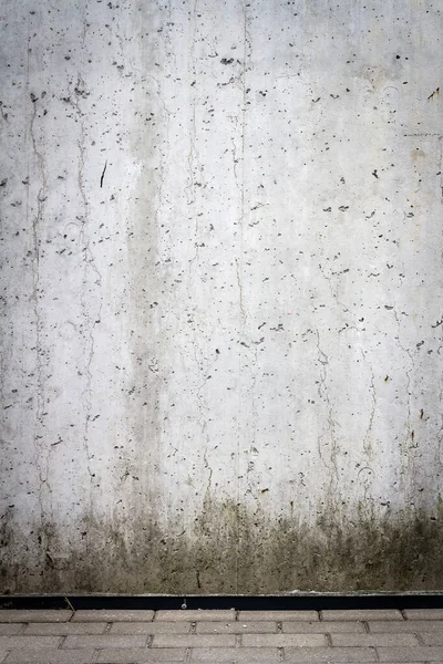 Graue Betonmauer Und Parkplätze — Stockfoto