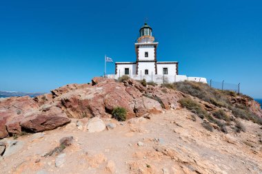 Akrotiri deniz feneri, Kiklad 'ların en güzellerinden biri. Yunan Kiklad Adaları, Santorini Adası, Yunanistan