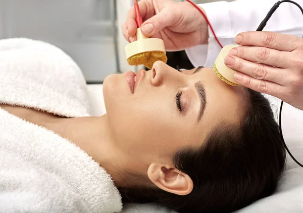 Woman Facial Microcurrent Therapy — Stock Photo, Image