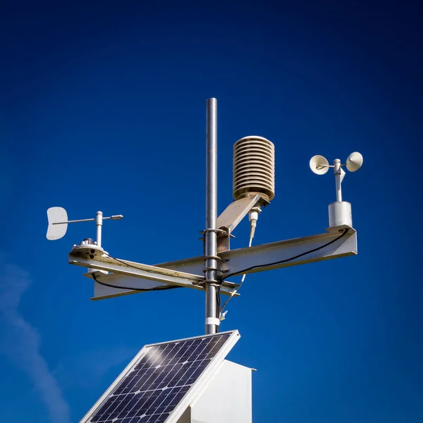 Automatycznych Stacji Meteorologicznej Pomiaru Warunków Atmosferycznych — Zdjęcie stockowe