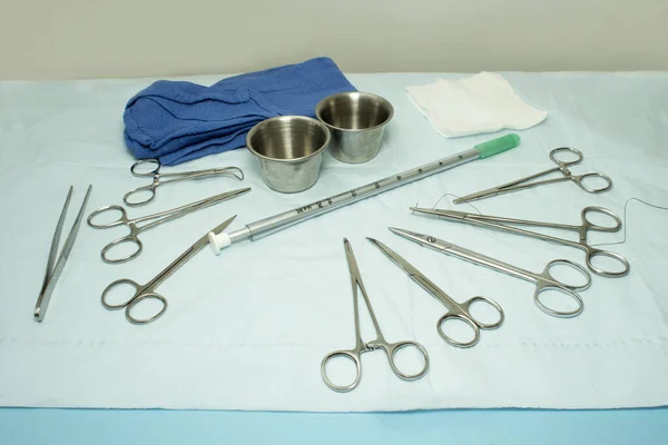 Trokar Kateteri Ameliyattan Önce Steril Masada Torakostomi Için Kullanılır — Stok fotoğraf