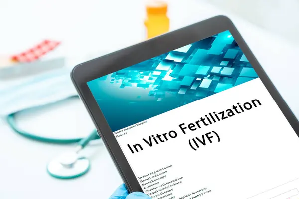 Vitro Fertilization Ivf Procedure Involves Fertilizing Egg Sperm Body Transferring — Stock Photo, Image