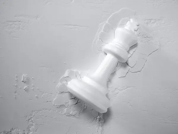 白い小麦粉の質の背景 抽象的な粉の質 ひび割れとチェスの王が付いている白い粉の表面 — ストック写真