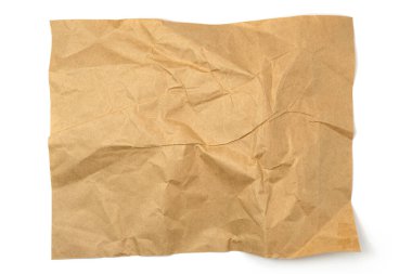 Beyaz arka plan üzerinde izole kahverengi buruşuk kağıt