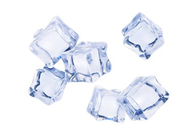 Beyaz zemin üzerinde izole edilmiş birçok buz küpü, yapay akrilik buz küpleri