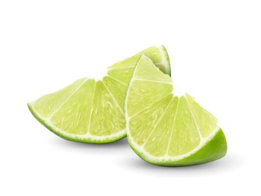 Beyaz arka planda izole edilmiş taze limon meyvesi dilimleri..
