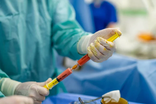 Moderne Technologien Für Die Plastische Chirurgie Operationsspezialist Bereitet Sich Vor — Stockfoto