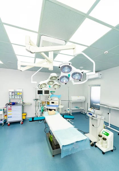 Profesjonalne Leczenie Operacyjne Nowoczesna Sala Szpitalna Nowym Sprzętem Technologicznym — Zdjęcie stockowe