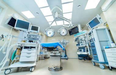 Yeni teknoloji hastane koğuşunda profesyonel tıp. Modern acil servis..