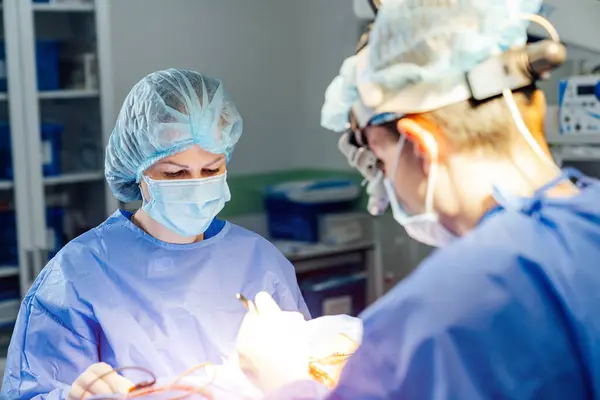 Specialista Neurochirurgia Sanitaria Ospedale Emergenza Sterile Maschera Uniforme — Foto Stock