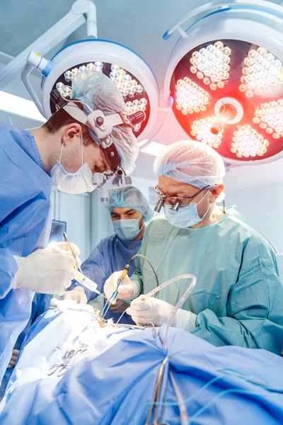 Médecins Neurochirurgiens Modernes Opérant Hôpital Spécialistes Chirurgie Médicale — Photo