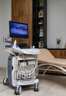 Hastane sonogram teknolojileri. Teşhis ultrasonu modern aygıt.