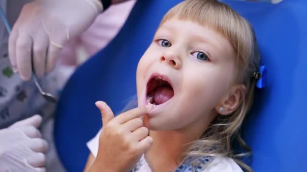 Little Child Stomatology Chair Child Stomatological Cabinet Dentists — Stock Video