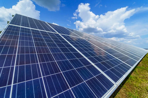 Solpaneler För Miljöel Produktion Solenergi — Stockfoto