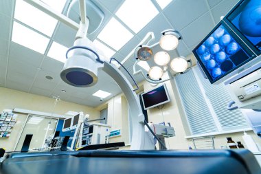 Acil Tıp Merkezi Operasyonu. Steril acil hastane ışığı.