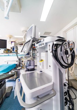 Yenilikçi modern cerrahi ekipmanları. İstilacı sağlık hastanesi.