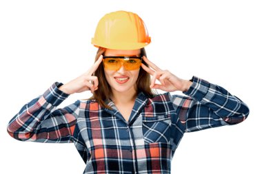 Profesyonel Kadın Güvenlik İdaresi İnşaat Alanında. Şapka ve gözlük takan bir kadın.