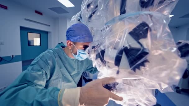 Equipa Médica Fazer Neurocirurgia Grupo Cirurgiões Sala Cirurgia Hospitalar — Vídeo de Stock