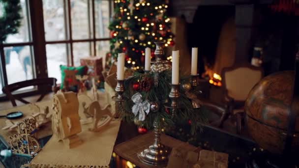 Salon Wnętrzem Świątecznym Wystrój Bożonarodzeniowy Stylowy Salon Widokiem Vintage — Wideo stockowe