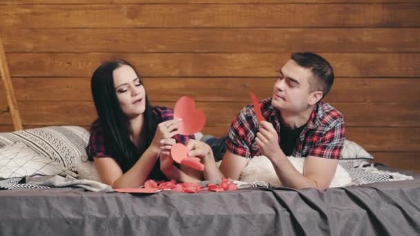 Junges Paar Hat Spaß Studio Attraktive Männer Und Frauen Spielen — Stockvideo