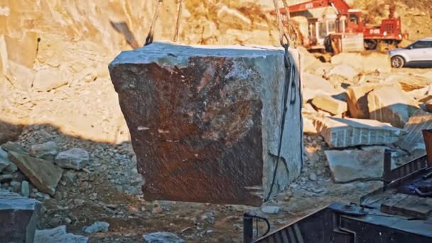 Stroje Lomu Těžby Mramoru Zavřít Pohled Jeřáb Při Práci Lomu — Stock video