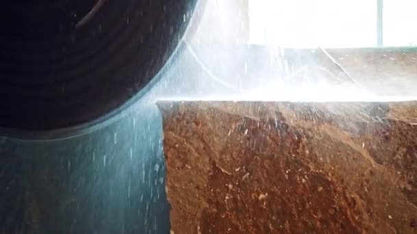 Taş Ocağındaki Bir Fabrikada Mermer Testeresi — Stok video