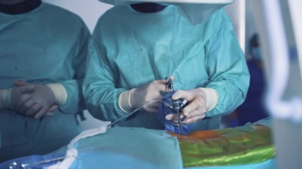Equipos Quirúrgicos Utilizados Durante Operación Médicos Quirófano Cirugía Hospital Futurista — Vídeos de Stock