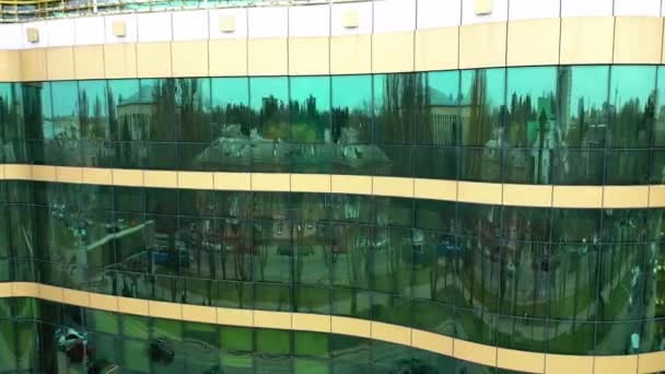 Modern Ofis Inşaatı Şehirdeki Modern Gökdelenlerin Alt Görüntüsü — Stok video