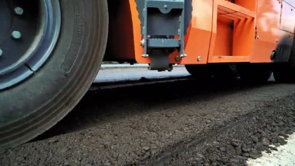 Yeni Asfalt Yol Yapım Aşamasında Nşaatın Durdurulması Ticari Tamir Ekipmanları — Stok video