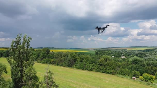 Drone Elétrico Voa Céu Drone Quad Copter Com Câmera Digital — Vídeo de Stock