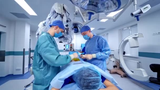 Moderní Operační Sál Chirurgický Zdravotnický Tým Pracující Moderní Nemocnici — Stock video